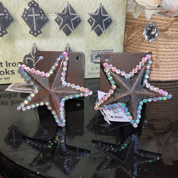 NIB WESTERN CAST IRON HOOKS STAR w/ CRYSTAL DETAIL NEW SET OF 2 - Picture 2 of 6
